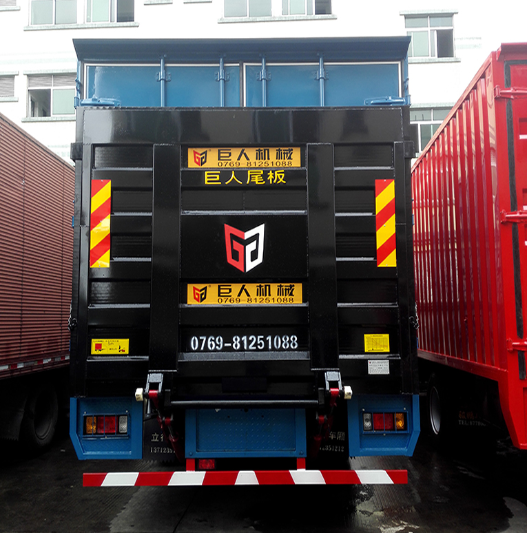 Heavy truck tailgate